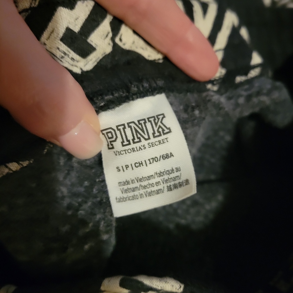 Pink sweatsuit - Picture 3 of 4